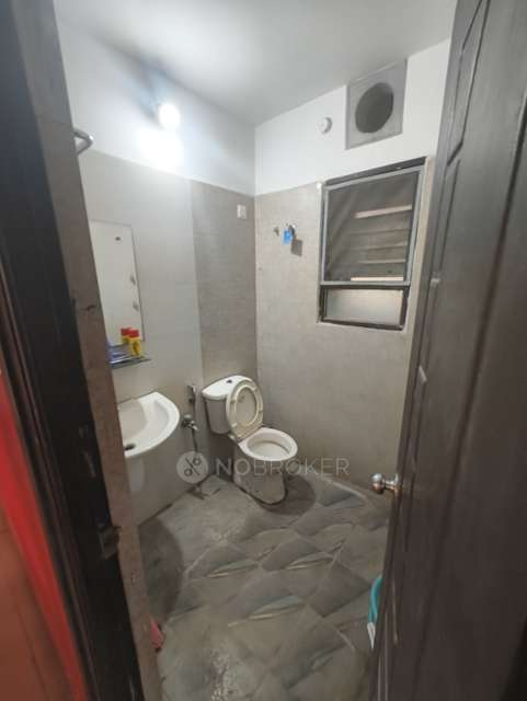 2 BHK Flat In Silver Springs For Sale  In Kondapur