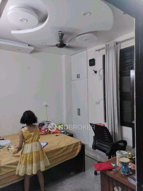 3 BHK Flat In Maitri Apartment Vishwas Park For Sale  In Matiala