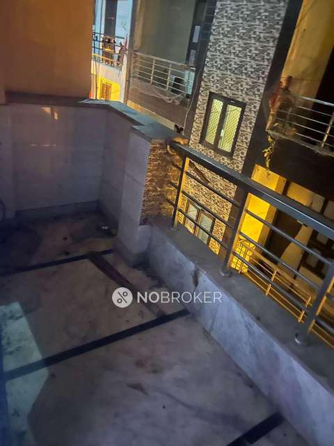 2 BHK Flat In Standalone Building  For Sale  In Rohini