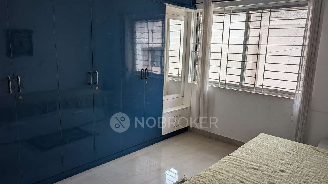 Single Room for Male In 2 BHK  In Bildens Swarganga In Koramangala
