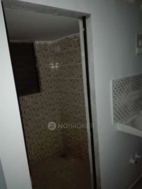 1 BHK Flat In Zia Complex For Sale  In Kurla East