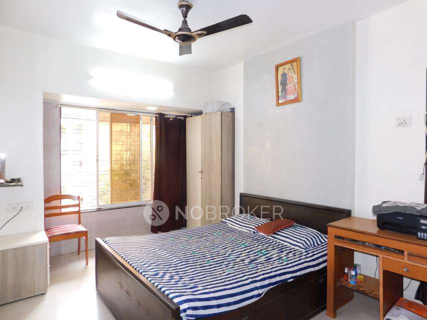 3 BHK Flat In Vraj Bhoomi Complex Kandivali West For Sale  In Dahanukar Wadi Metro Station