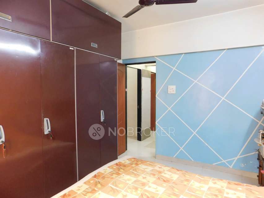 3 BHK Flat In Vraj Bhoomi Complex Kandivali West For Sale  In Dahanukar Wadi Metro Station