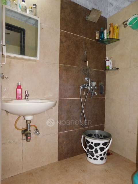 3 BHK Flat In Vraj Bhoomi Complex Kandivali West For Sale  In Dahanukar Wadi Metro Station
