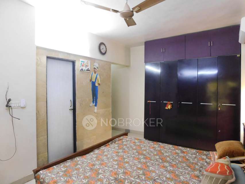 3 BHK Flat In Vraj Bhoomi Complex Kandivali West For Sale  In Dahanukar Wadi Metro Station