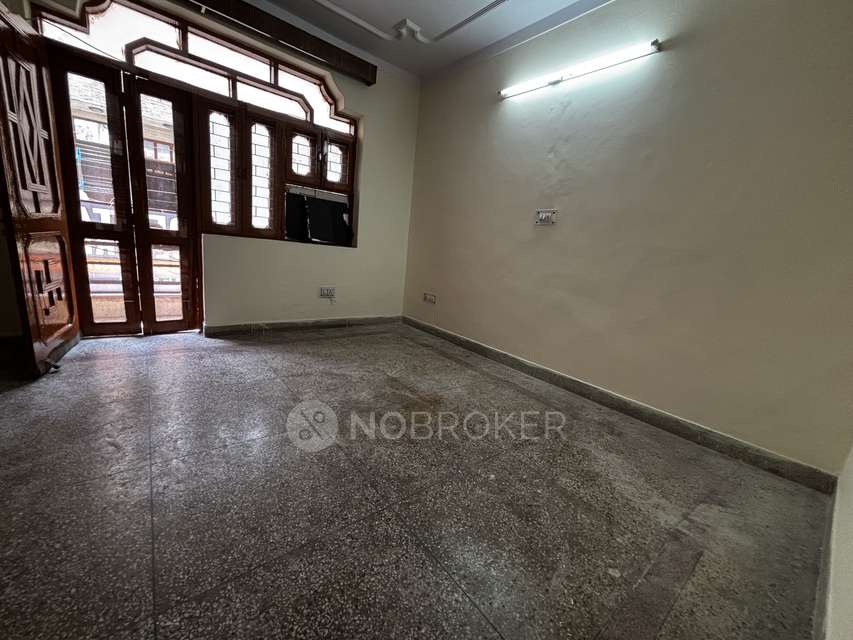 2 BHK Flat In Standalone Building  for Rent  In Rohini