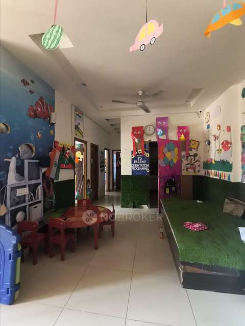 4 BHK Flat In Mahagun Mascot For Sale  In Mahagun Mascot
