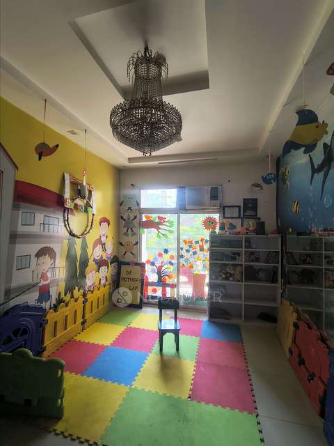 4 BHK Flat In Mahagun Mascot For Sale  In Mahagun Mascot