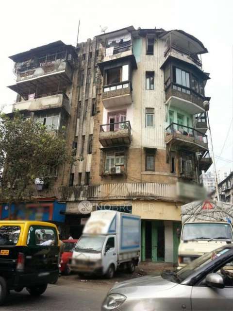 1 BHK Flat In Razak Building  for Rent  In Dongri