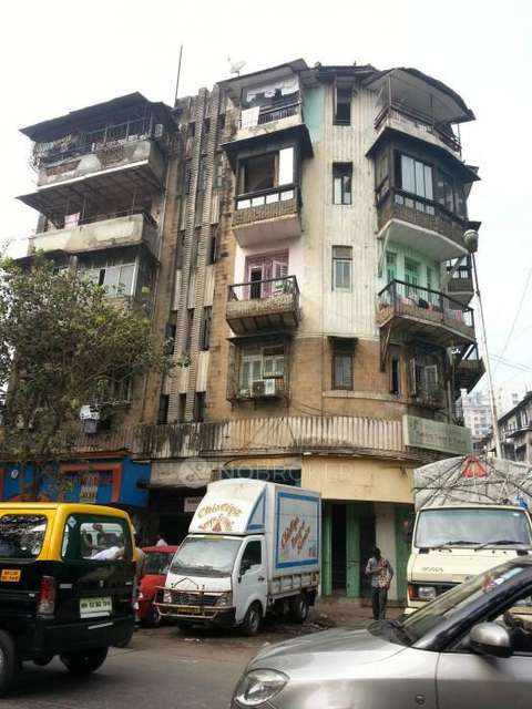 1 BHK Flat In Razak Building  for Rent  In Dongri