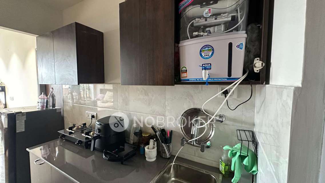 1 RK Flat In Standlone Building for Rent  In Sector 43