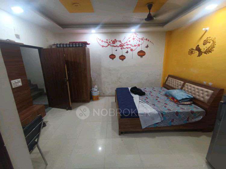 1 RK House for Rent  In Dlf Phase 4