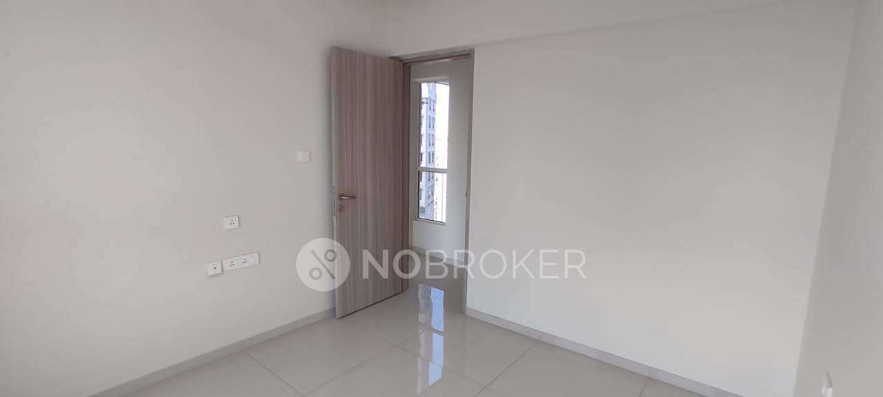 2 BHK Flat In Wadhwa Auris And Ciana For Sale  In Mulund West