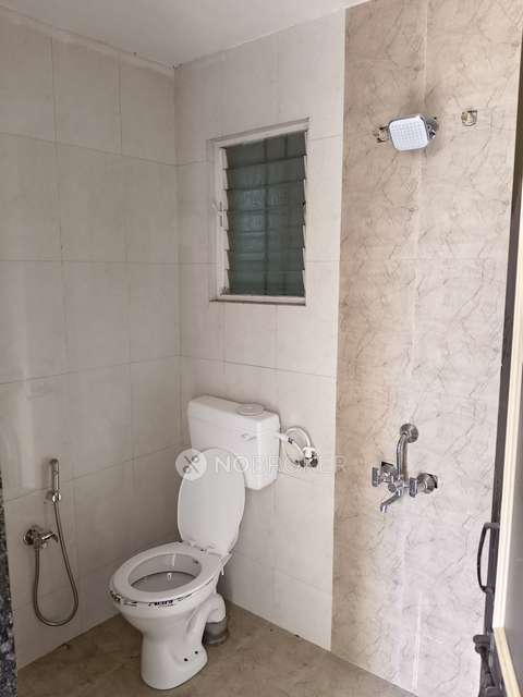 2 BHK Flat In Vignaharta Heights for Rent  In Manjri Bk