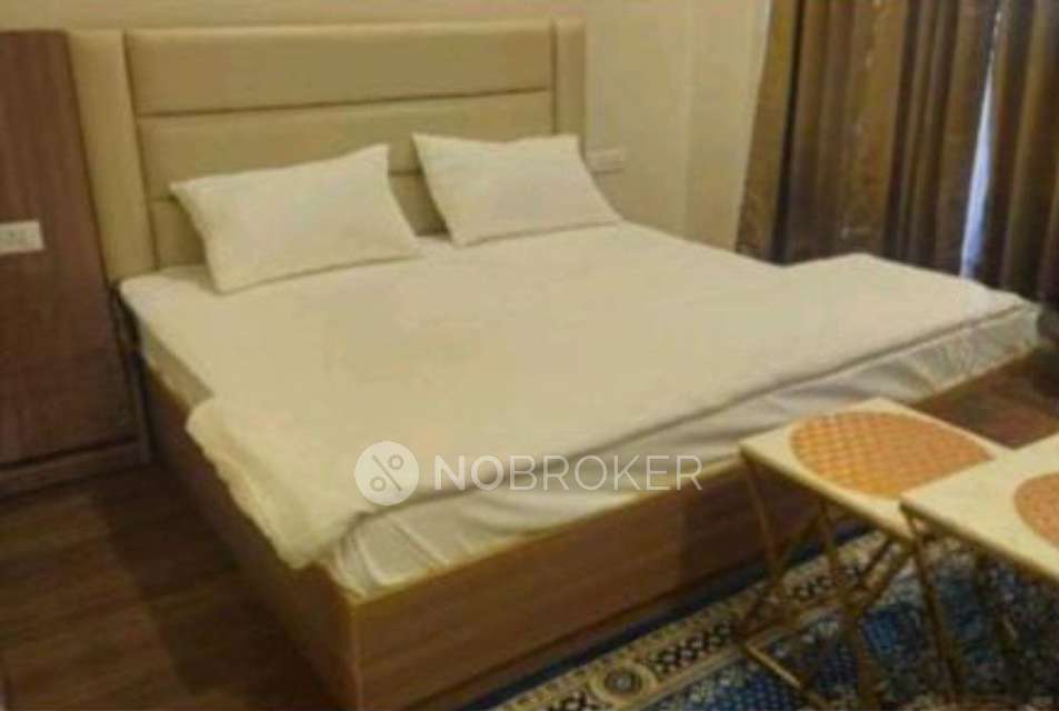 1 BHK Flat In Omaxe India Trade Center for Rent  In Sector 18