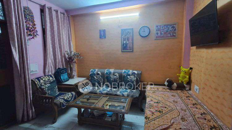 2 BHK Flat In Standlone Building for Rent  In Mandawali