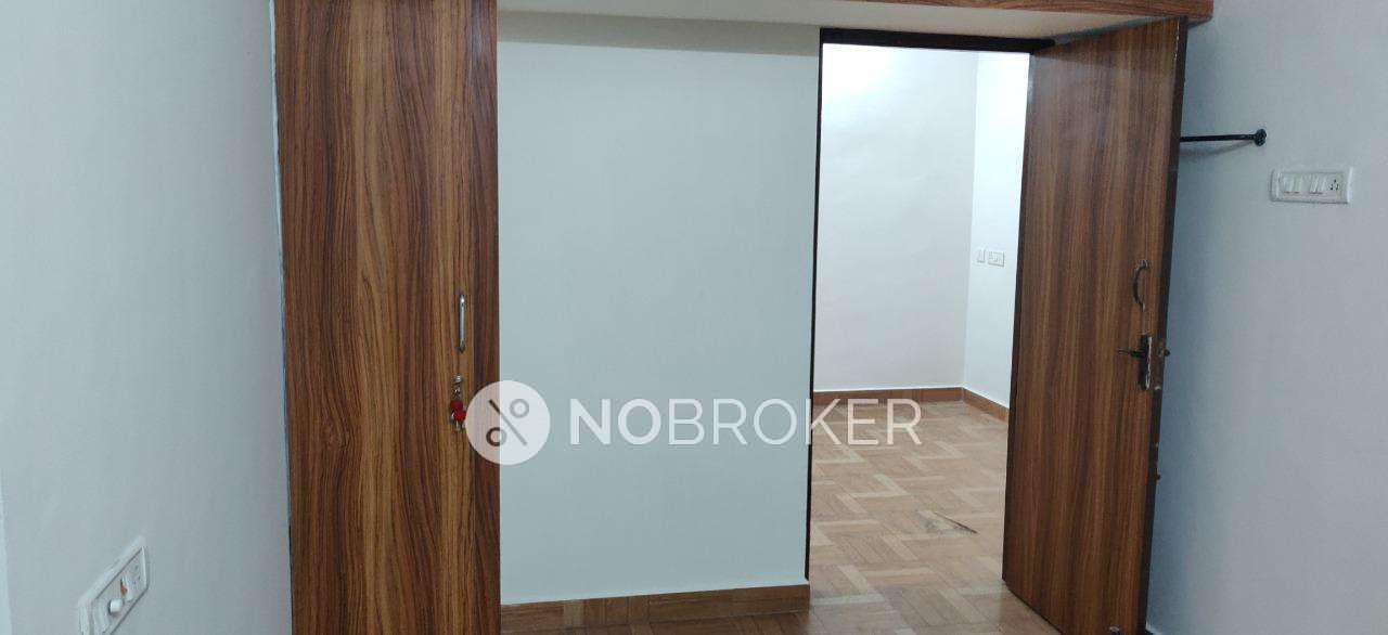 2 BHK Flat In Maha Flats, Pallavaram For Sale  In Malangananda Puram