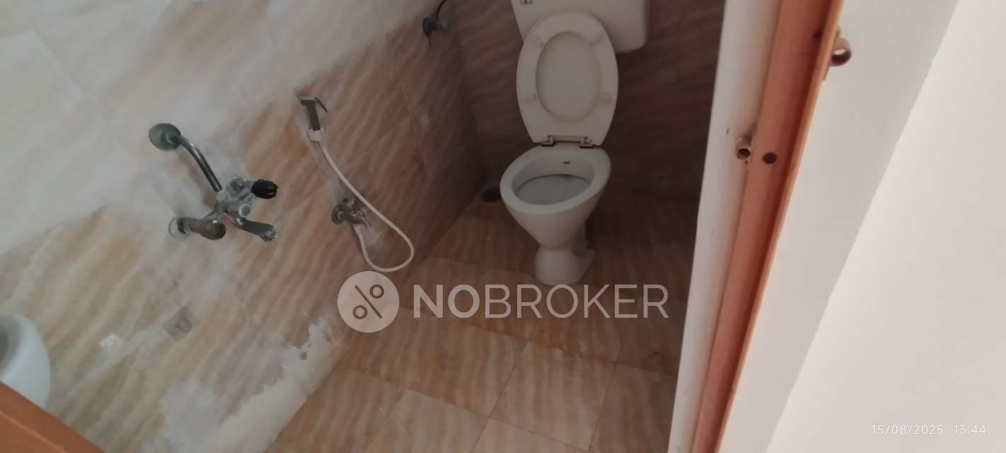 2 BHK Flat In Lotus  Apartment For Sale  In Irumbuliyur