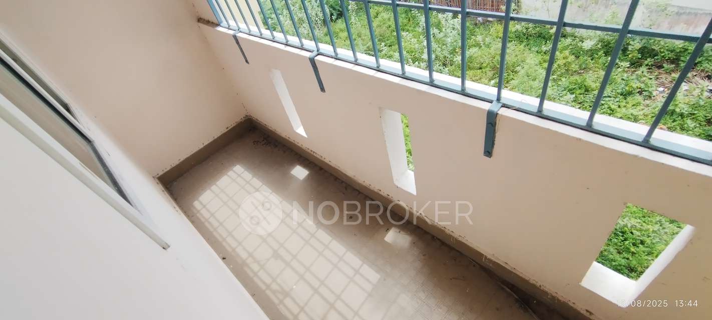 2 BHK Flat In Lotus  Apartment For Sale  In Irumbuliyur