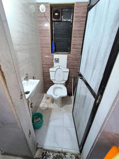 1 BHK Flat In New Pakiza Chs For Sale  In Kandivali West