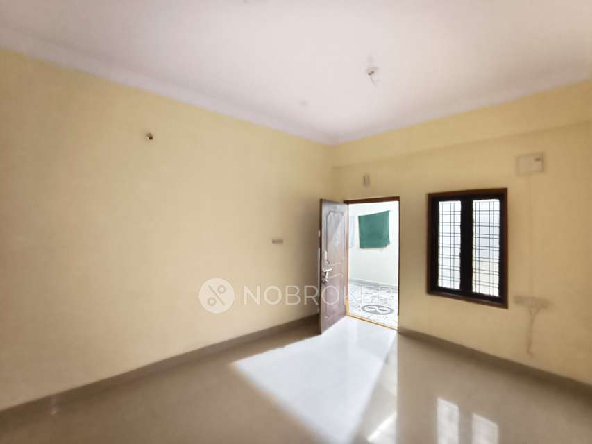 2 BHK Flat In Balaji Towers For Sale  In Old Shafilguda