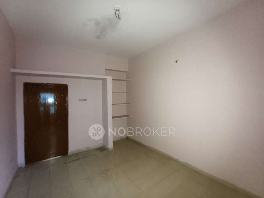 2 BHK Flat In Balaji Towers For Sale  In Old Shafilguda