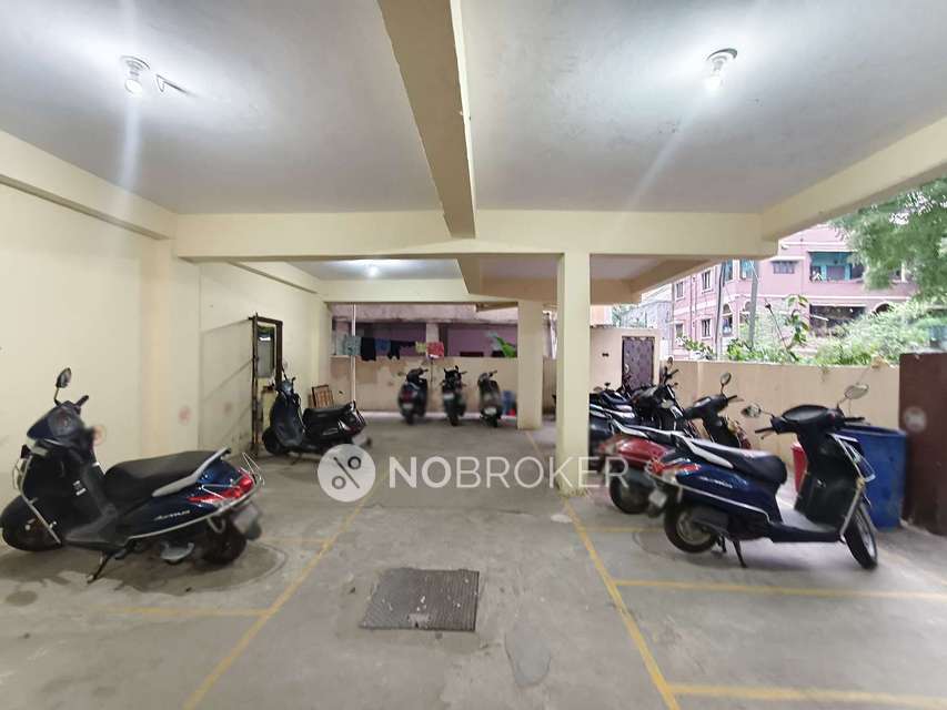 2 BHK Flat In Balaji Towers For Sale  In Old Shafilguda