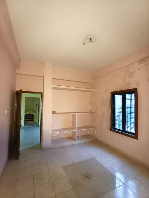 2 BHK Flat In Balaji Towers For Sale  In Old Shafilguda