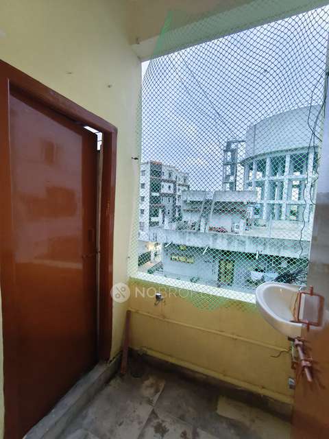 2 BHK Flat In Balaji Towers For Sale  In Old Shafilguda