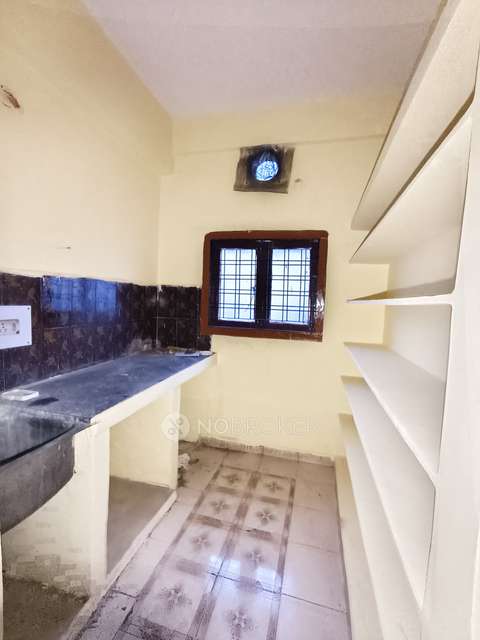 2 BHK Flat In Balaji Towers For Sale  In Old Shafilguda