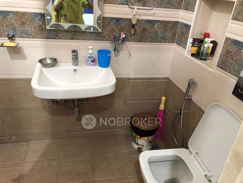 3 BHK Flat In Aavarana Apartments, Jubilee Hills For Sale  In Jublii Hills Road No 2