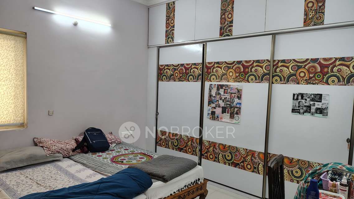 3 BHK Flat In Aavarana Apartments, Jubilee Hills For Sale  In Jublii Hills Road No 2