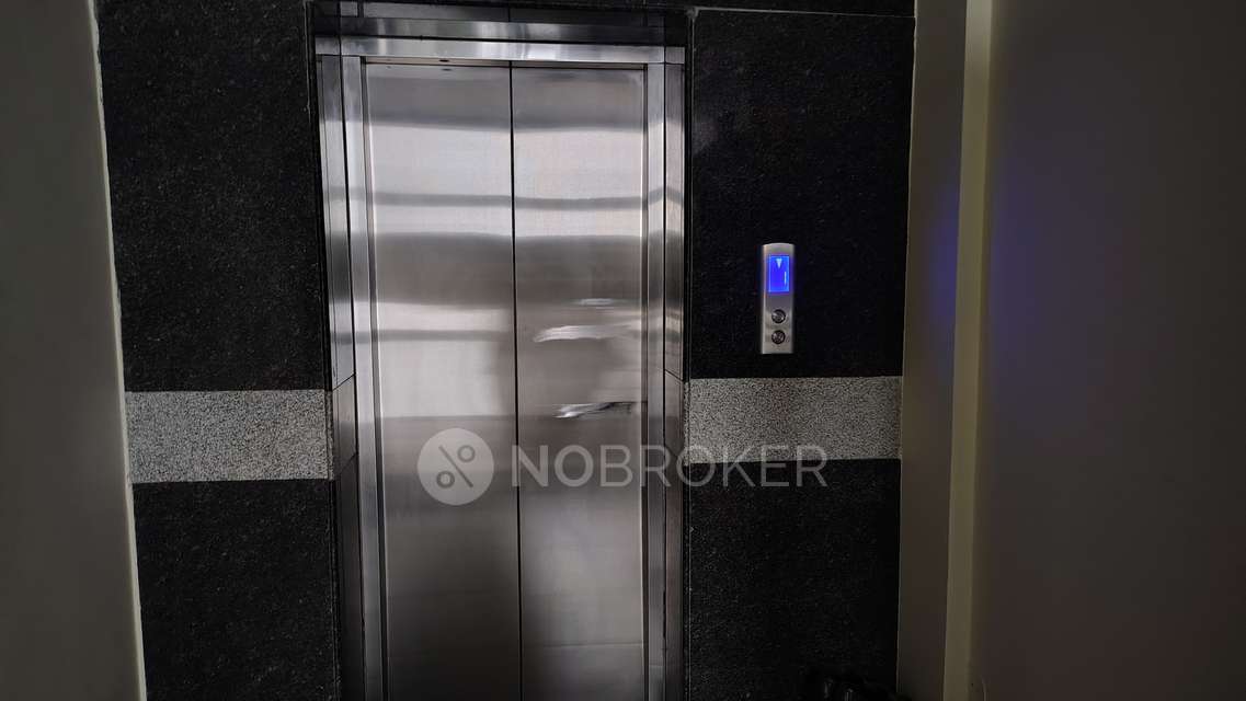 3 BHK Flat In Aavarana Apartments, Jubilee Hills For Sale  In Jublii Hills Road No 2