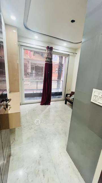 3 BHK Flat In Rwa Kewal Part Extn For Sale  In Azadpur