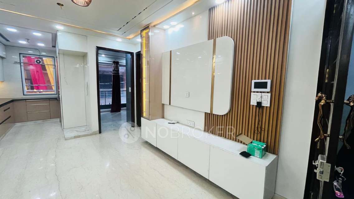 3 BHK Flat In Rwa Kewal Part Extn For Sale  In Azadpur