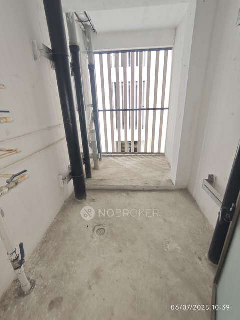 1 BHK Flat In Raymond Ten X Habitat For Sale  In Thane West