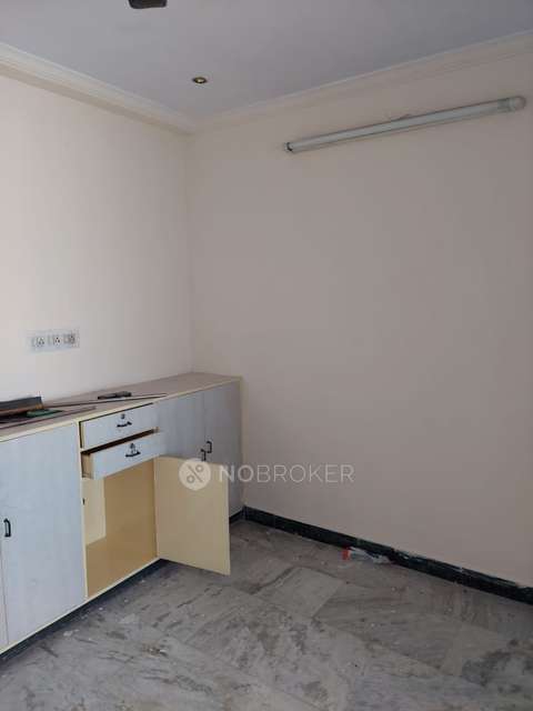 2 BHK Flat In Kripa Apartment  For Sale  In Vadapalani