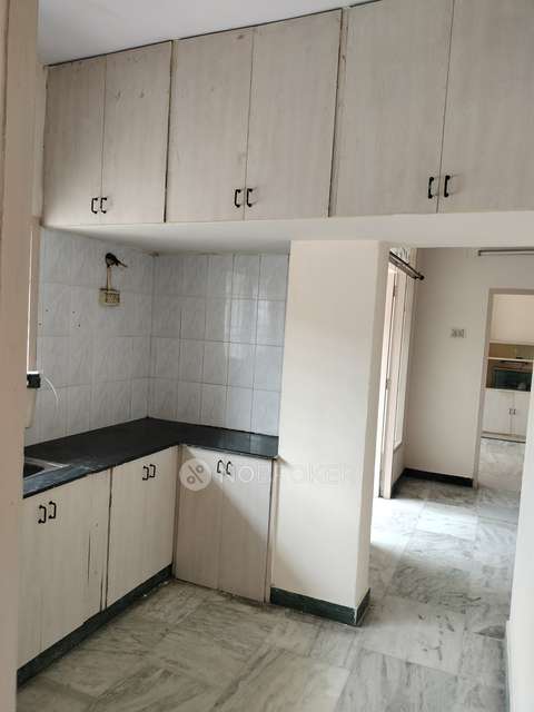 2 BHK Flat In Kripa Apartment  For Sale  In Vadapalani