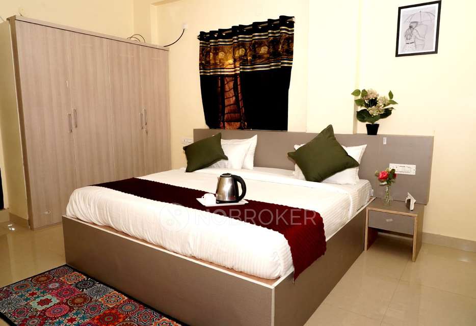 1 BHK Flat In Hotel Royyal Suites And Rooms for Rent  In Gachibowli