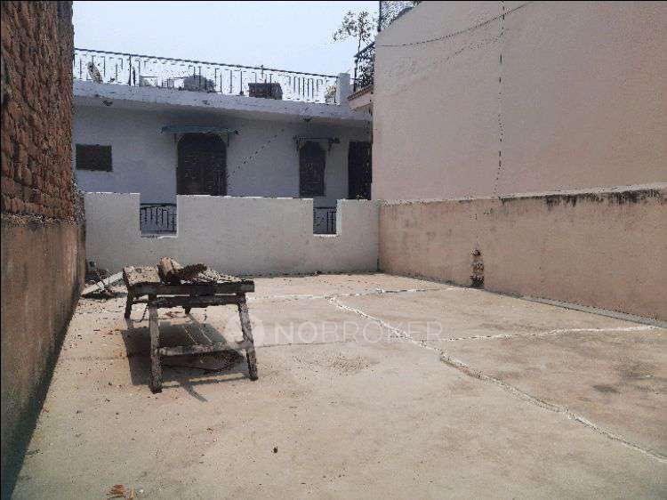 Industrial in Maidan Garhi, Delhi for Rent 