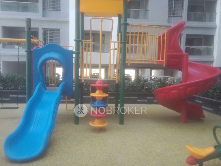 1 BHK Flat In Roshan Milestone For Sale  In Tathawade