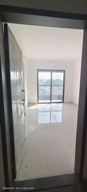 1 BHK Flat In Roshan Milestone For Sale  In Tathawade