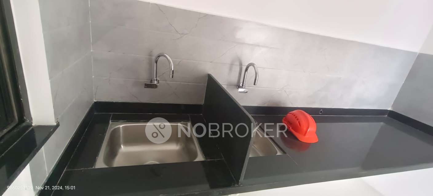 1 BHK Flat In Roshan Milestone For Sale  In Tathawade