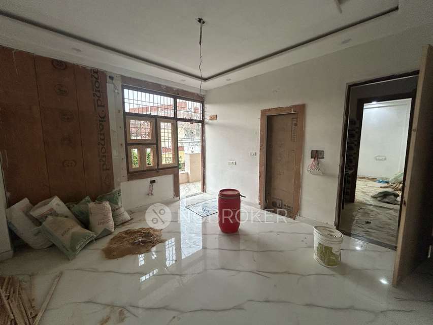 4+ BHK Flat In Chiranjeev Vihar For Sale  In Avantika Colony