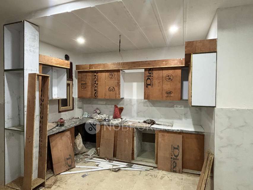 4+ BHK Flat In Chiranjeev Vihar For Sale  In Avantika Colony