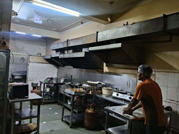 Godown/Warehouse in Mall Fifty One, Gurgaon for Rent 