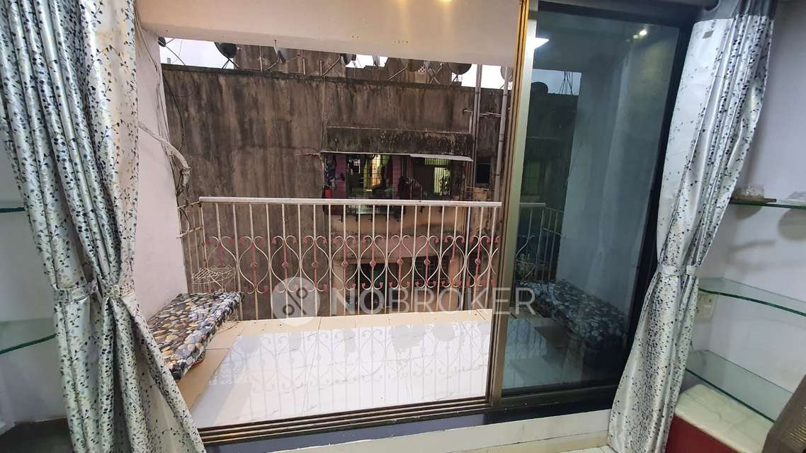 Single Room for Female In 2 BHK  In Sumukh Height In Andheri West