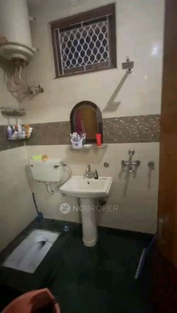 3 BHK Flat For Sale  In Ratan Park, Basai Dara Pur, Bali Nagar