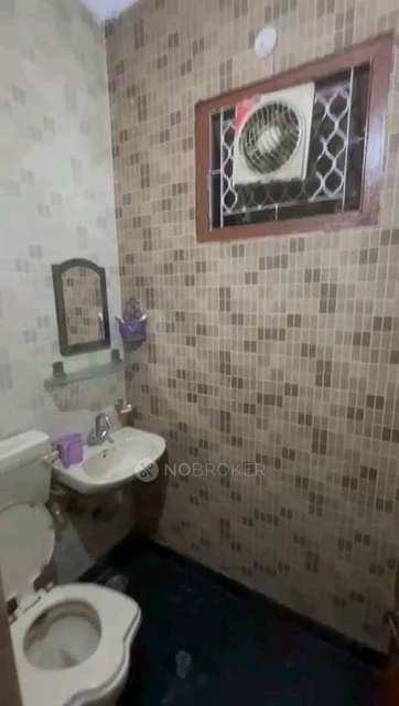 3 BHK Flat For Sale  In Ratan Park, Basai Dara Pur, Bali Nagar