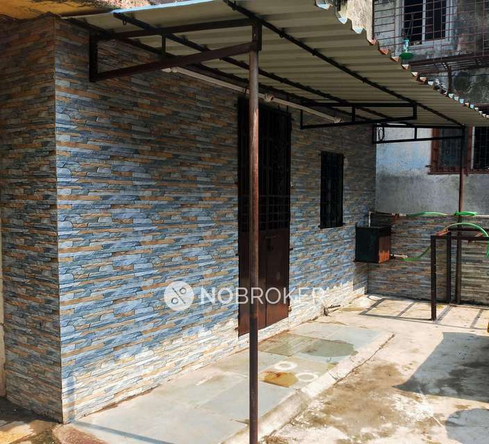 1 RK Flat In Pandey Bhawan For Sale  In Colaba